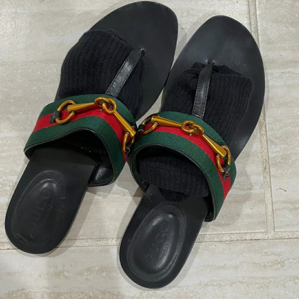 Gucci flip flop sandals